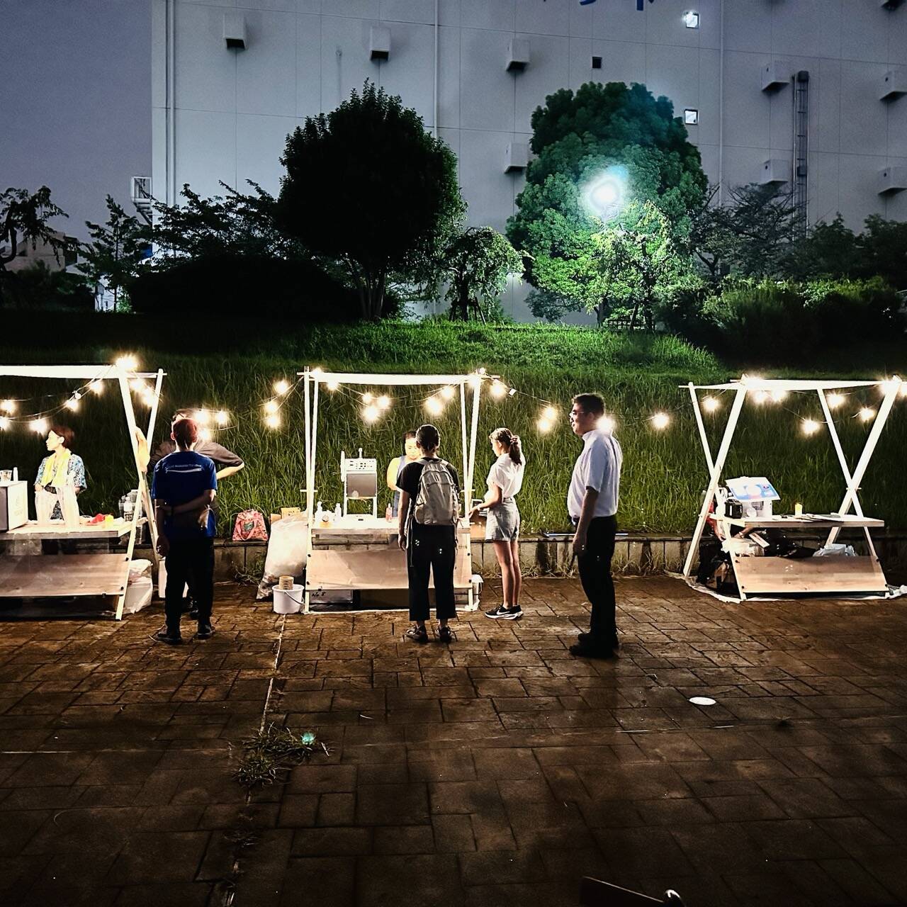 マルシェで使えるスタンド・屋台のレンタル おしゃれな什器を低価格で